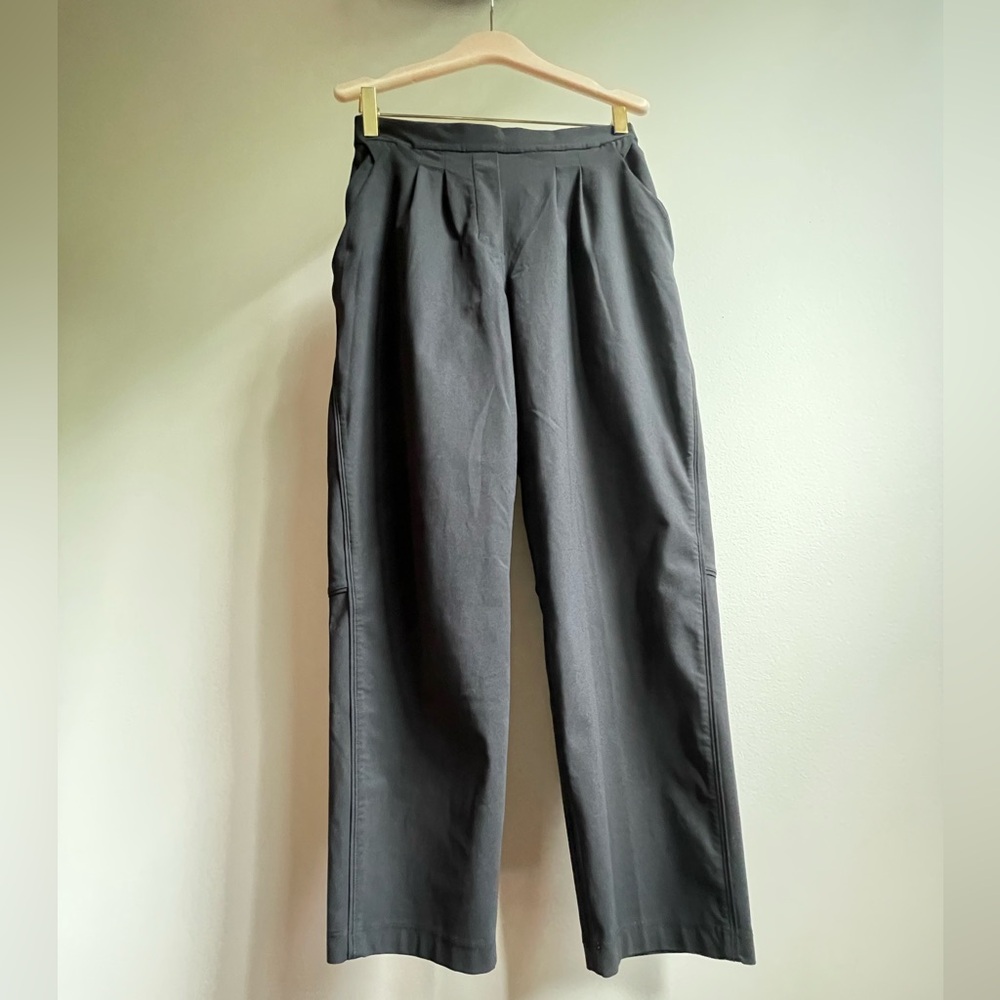 Lululemon Essential High Rise Trouser Black Size 6